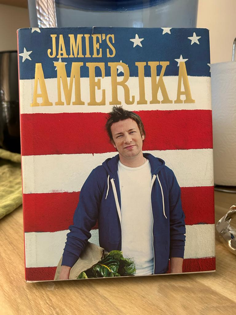 Jamie Oliver - Jamie's Amerika, Boeken, Kookboeken, Gelezen, Hoofdgerechten, Ophalen of Verzenden, Jamie Oliver