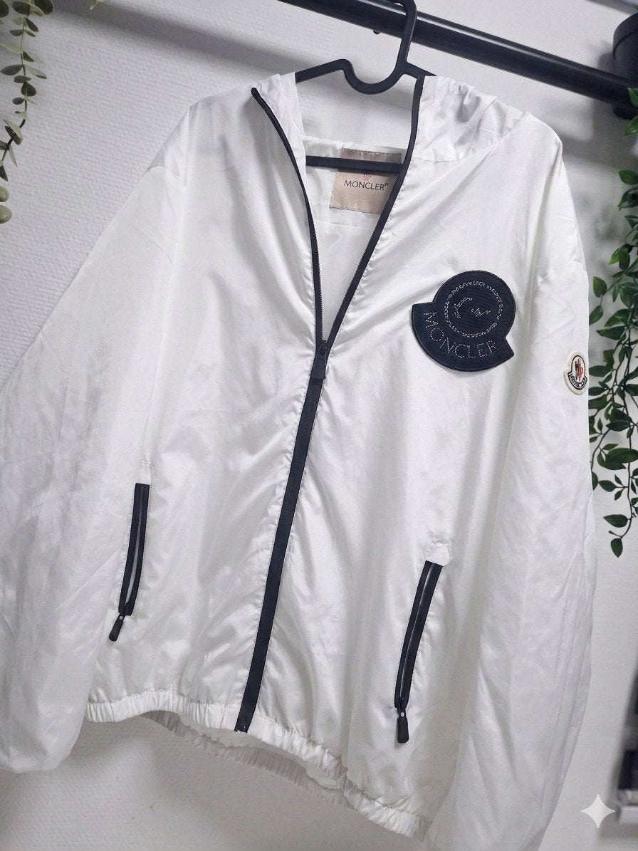 Moncler jas wit - Goede staat, geen vlekken, Ophalen of Verzenden, Zo goed als nieuw, Maat 52/54 (L), Wit