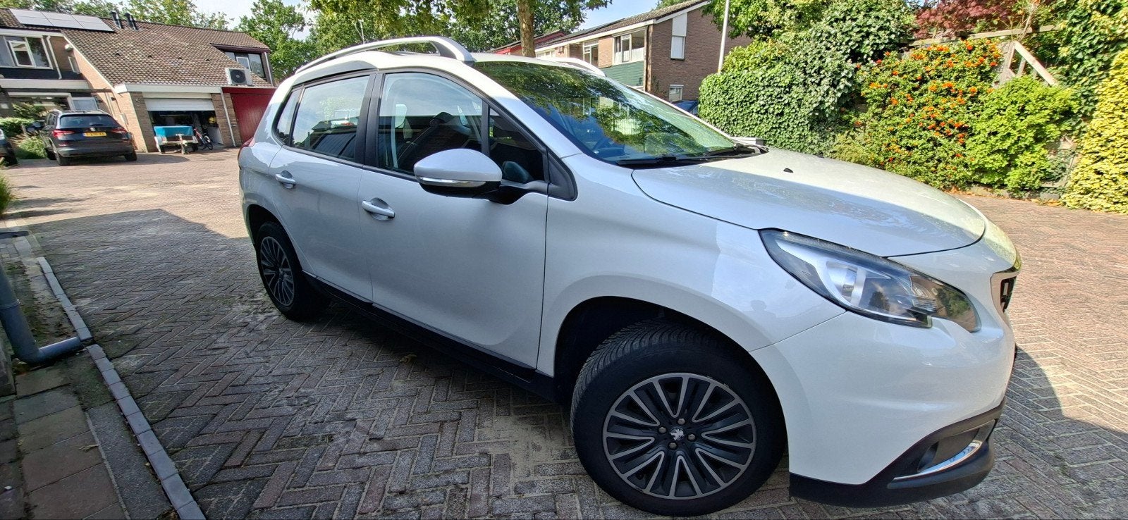 Foto 3 van Peugeot 2008 (parelmoer wit)
