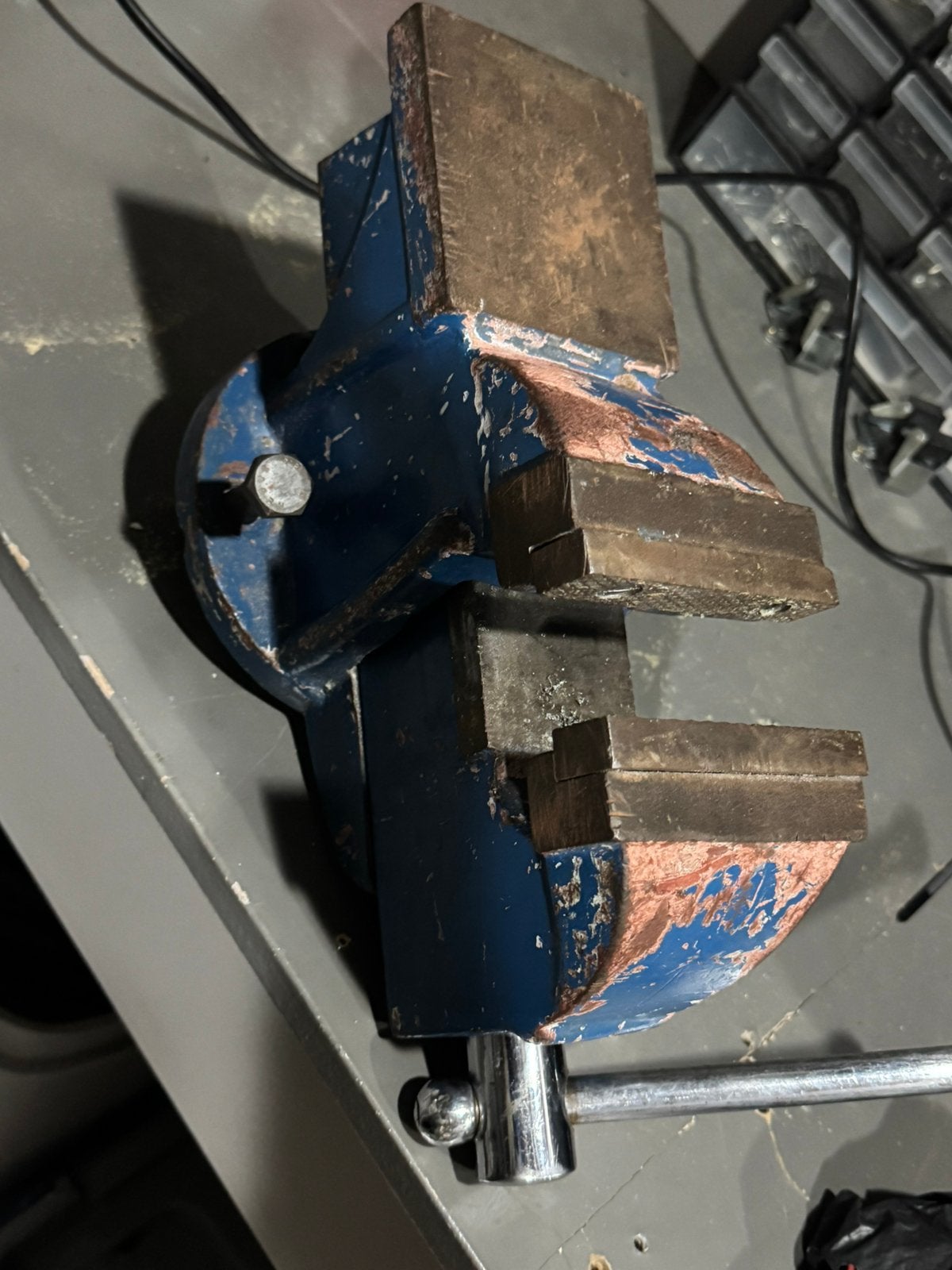Bankschroef groot, Doe-het-zelf en Verbouw, Werkbanken, Ophalen, Gebruikt, Bankschroef
