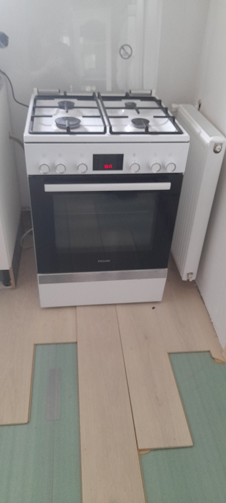 Bosch gasfornuis met elektrische oven, Ophalen, Gebruikt, 4 kookzones, Gas