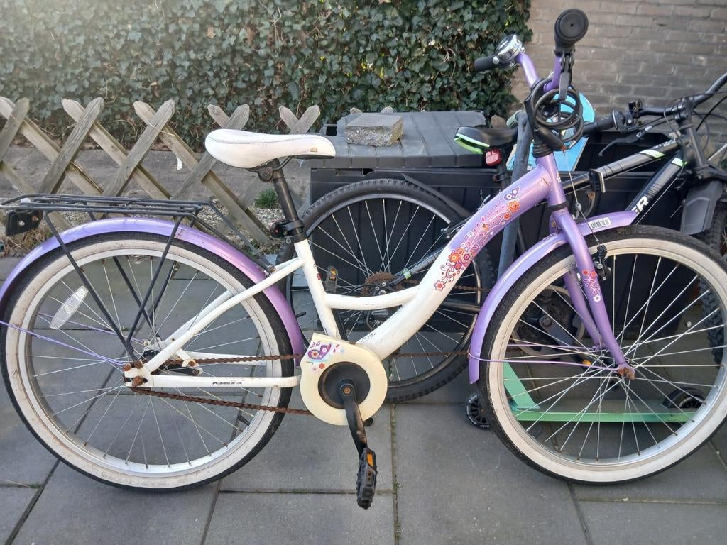 Leuke meisjesfiets - paars/wit, Fietsen en Brommers, Fietsen | Meisjes, Ophalen of Verzenden, Gebruikt, 24 inch