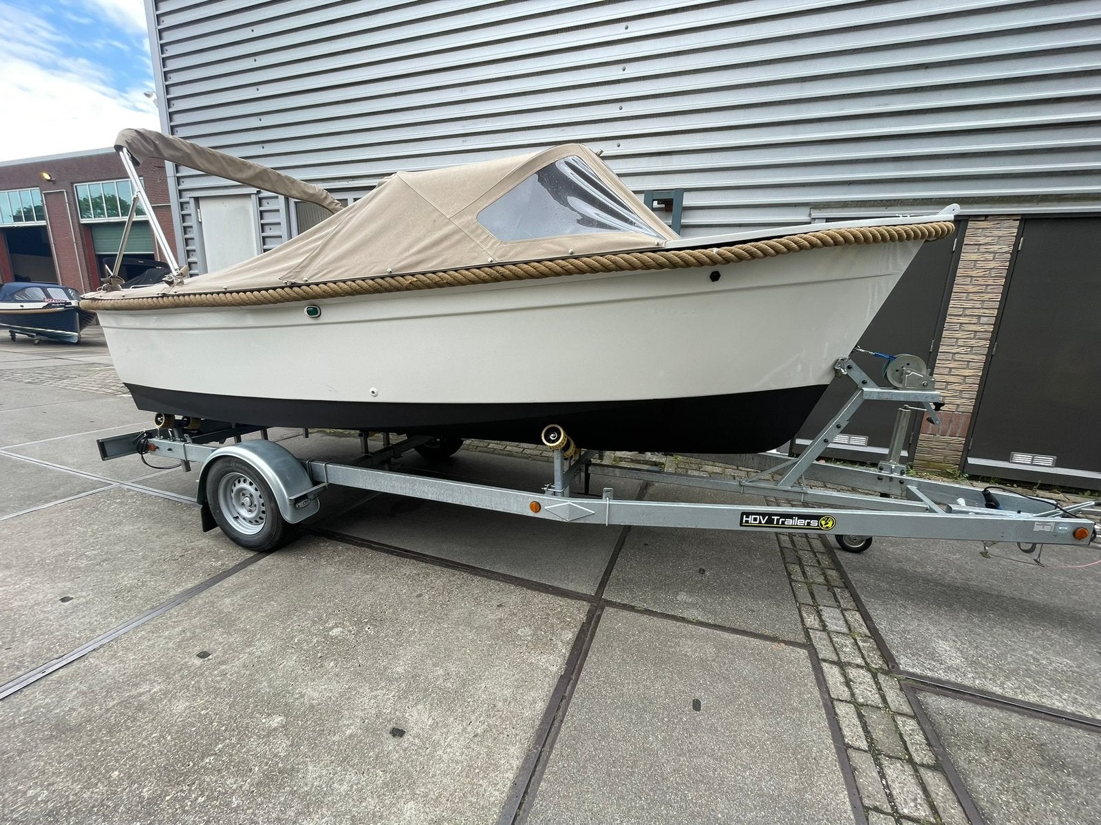 STABIELE SLOEP MET SUZUKI 9.9 PK EFI, Watersport en Boten, Sloepen, Nauta Maritiem, Info@nautamaritiem.nl, Hoge rijndijk 215, Ophalen