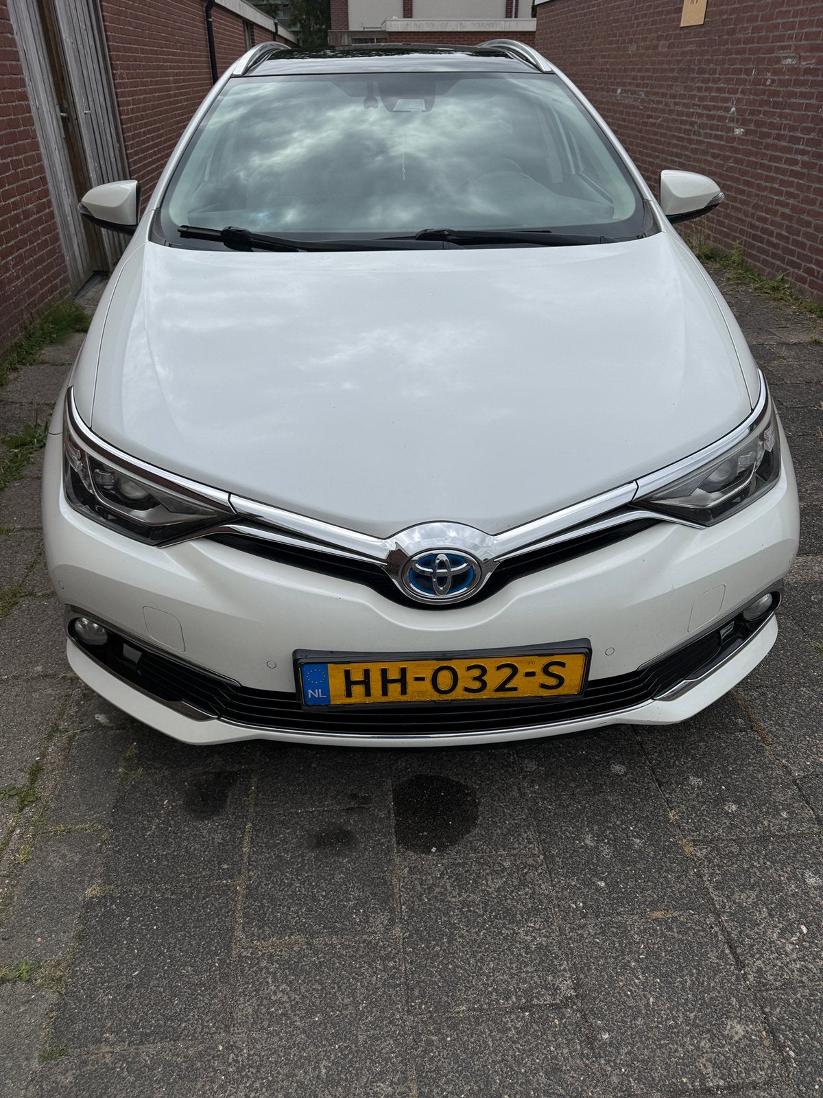 Toyota Auris 1.8 Hybrid Touring Sports CVT 2015 Wit, 28 km/l, 345 kg, Wit, Origineel Nederlands