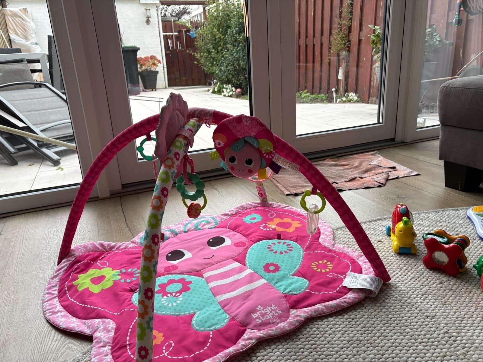Bright Starts speelkleed / babygym vlinder roze, Ophalen of Verzenden, Gebruikt, Speelkleed
