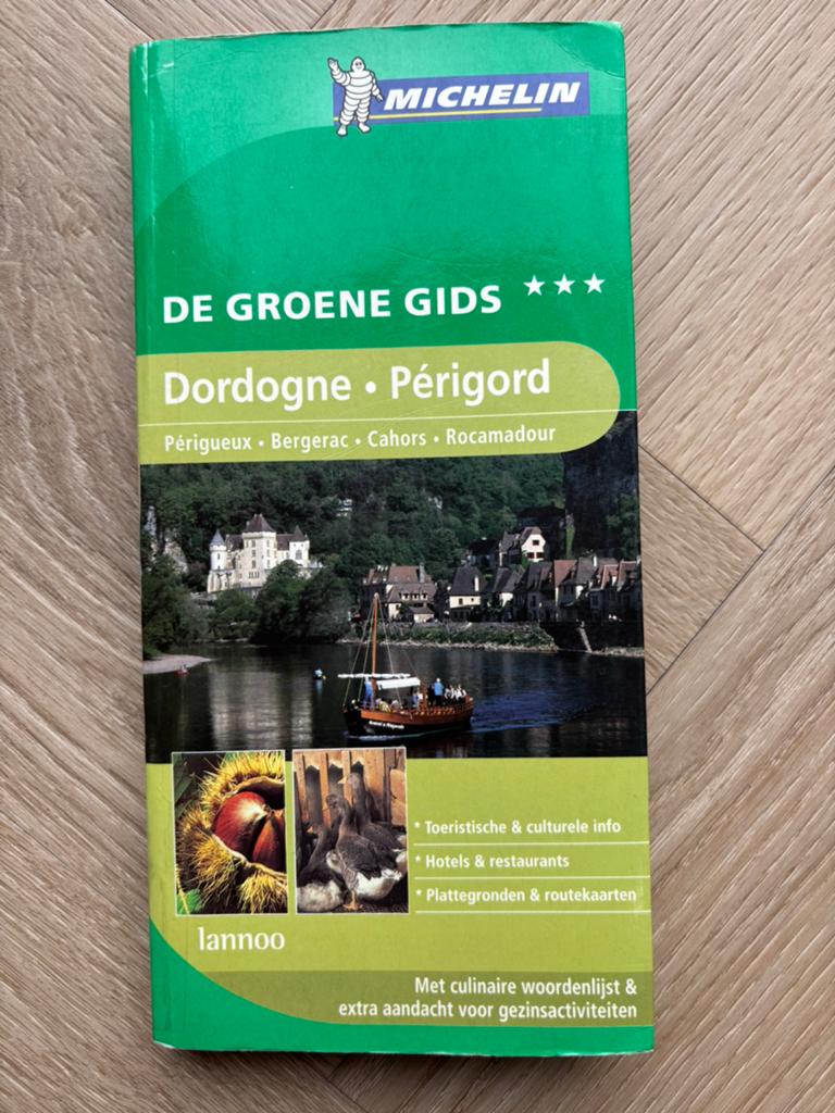 Reisgids Dordogne Périgord, Ophalen of Verzenden, Gelezen