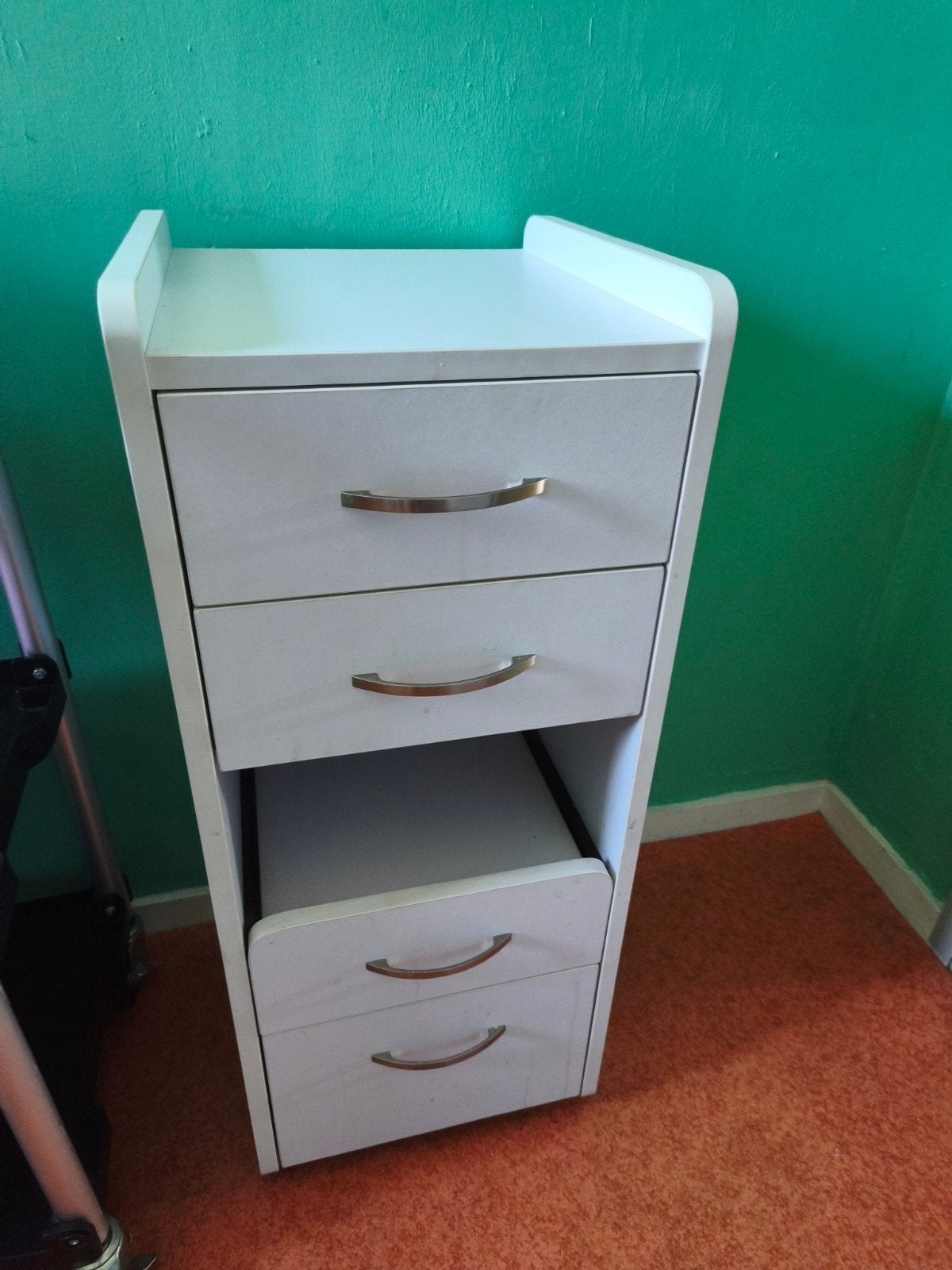 Witte ladekast met 4 laden - Compact en praktisch, Huis en Inrichting, Kasten | Ladekasten, Ophalen, Overige materialen, Minder dan 50 cm