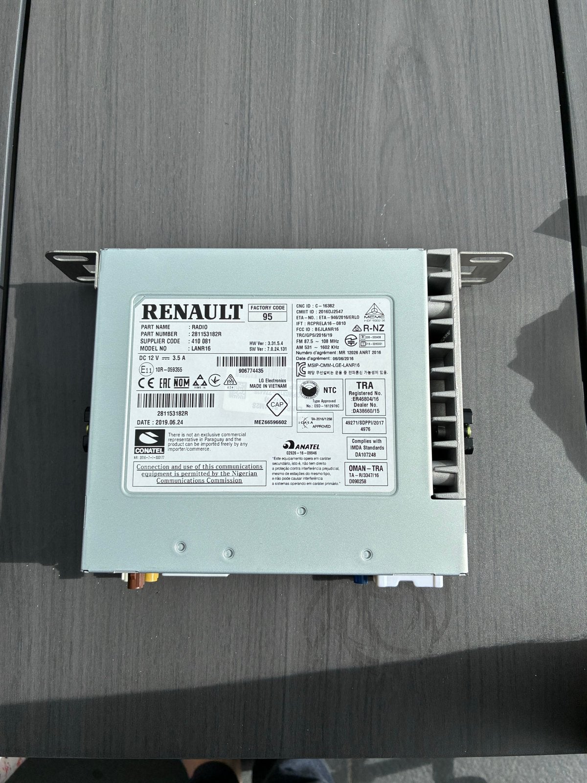 Renault r-link 2 radio 281153182R, Ophalen of Verzenden, Gebruikt, Renault