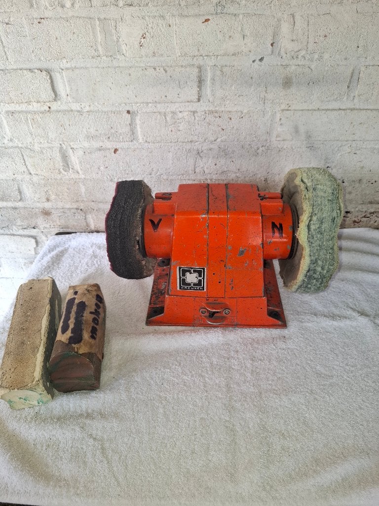 Slijpsteen, met Poetsschijven, Ophalen, Gebruikt, Minder dan 700 watt, Werkbankslijpmachine