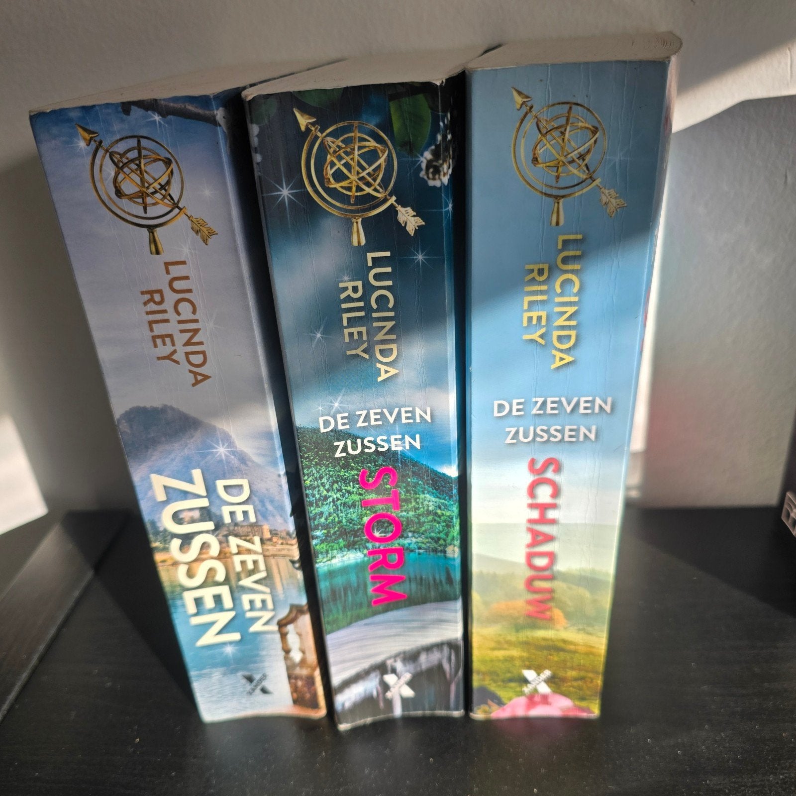 De Zeven Zussen - Deel 1, 2 en 3 (Lucinda Riley), Boeken, Ophalen of Verzenden, Gelezen, Lucinda Riley, Nederland