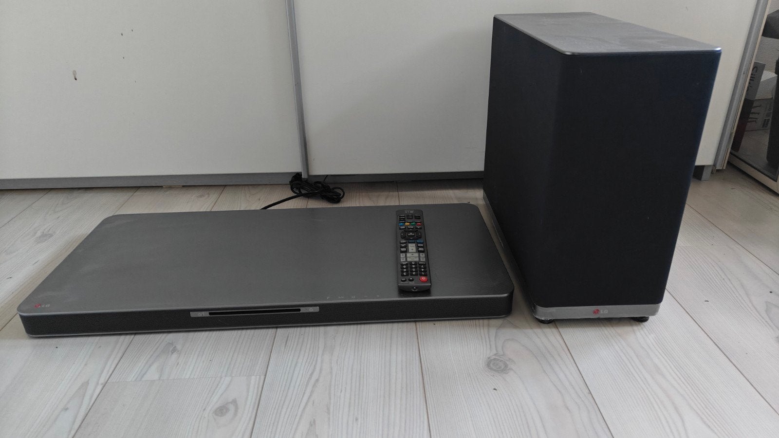 LG Blu-Ray Soundplate 4.1ch 320W met Draadloze Subwoofer, Soundbar, Blu-ray-speler, 70 watt of meer, Ophalen