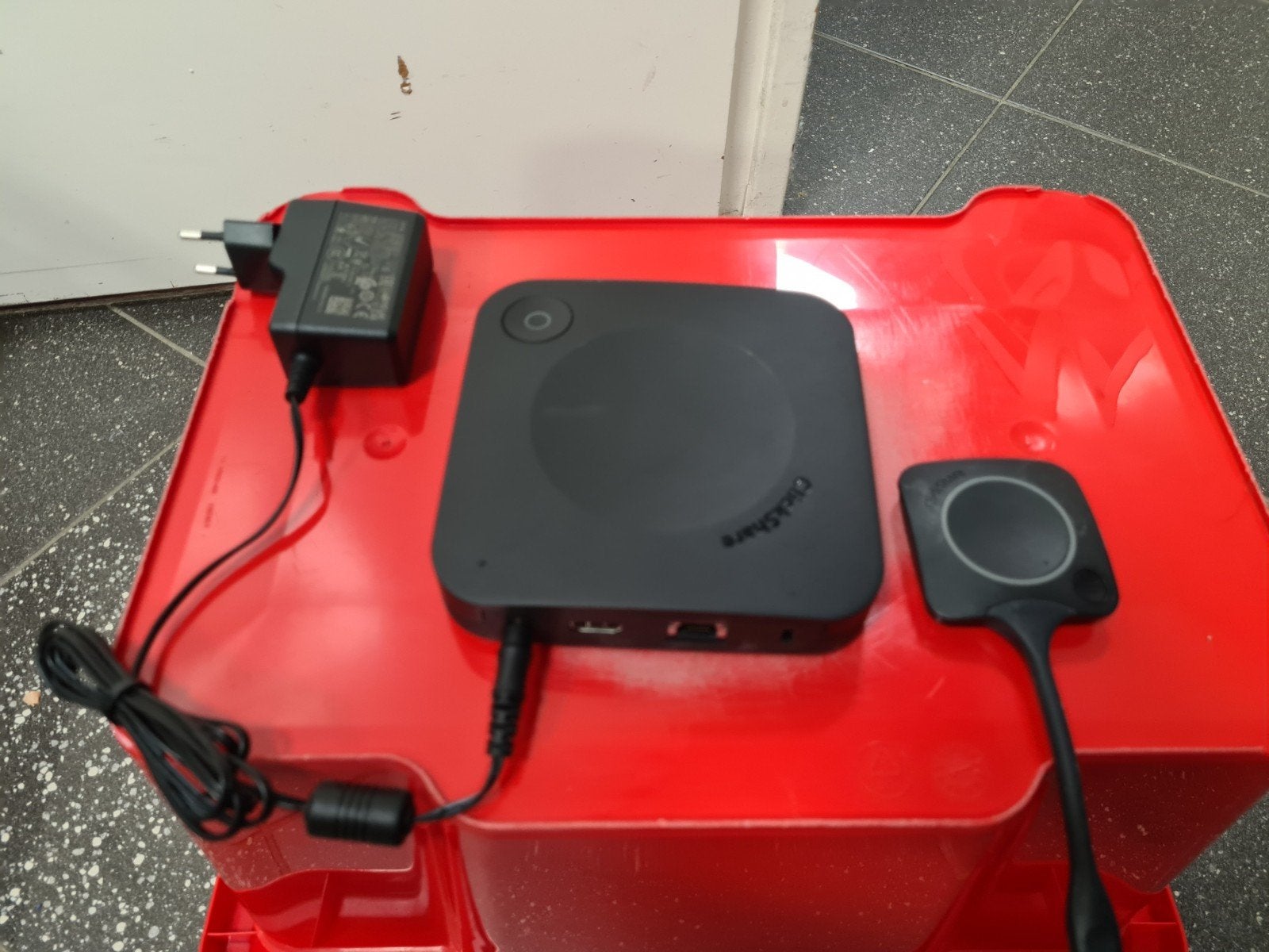 Barco Clickshare. compleet en werkend, Computers en Software, Presenters, Ophalen, Zo goed als nieuw, Barco ClickShare, ChromeOS