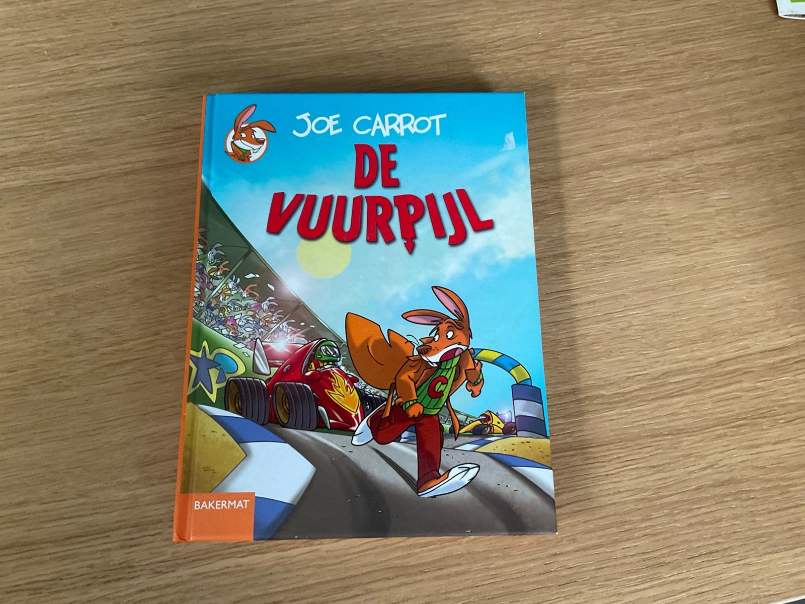 Joe Carrot - De vuurpijl, Boeken, Fictie algemeen, Ophalen of Verzenden, Zo goed als nieuw, J. Carrot