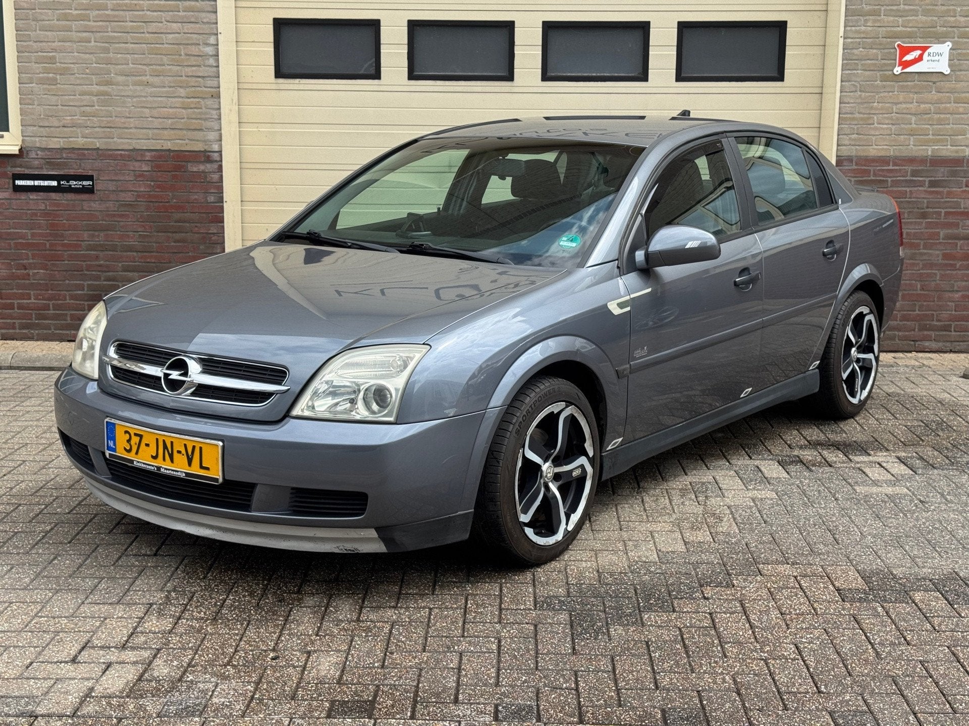 Opel Vectra 1.8-16V Basis Inruilkoopje|APK 01-2027, Auto's, Stof, Gebruikt, Zwart, 4 cilinders