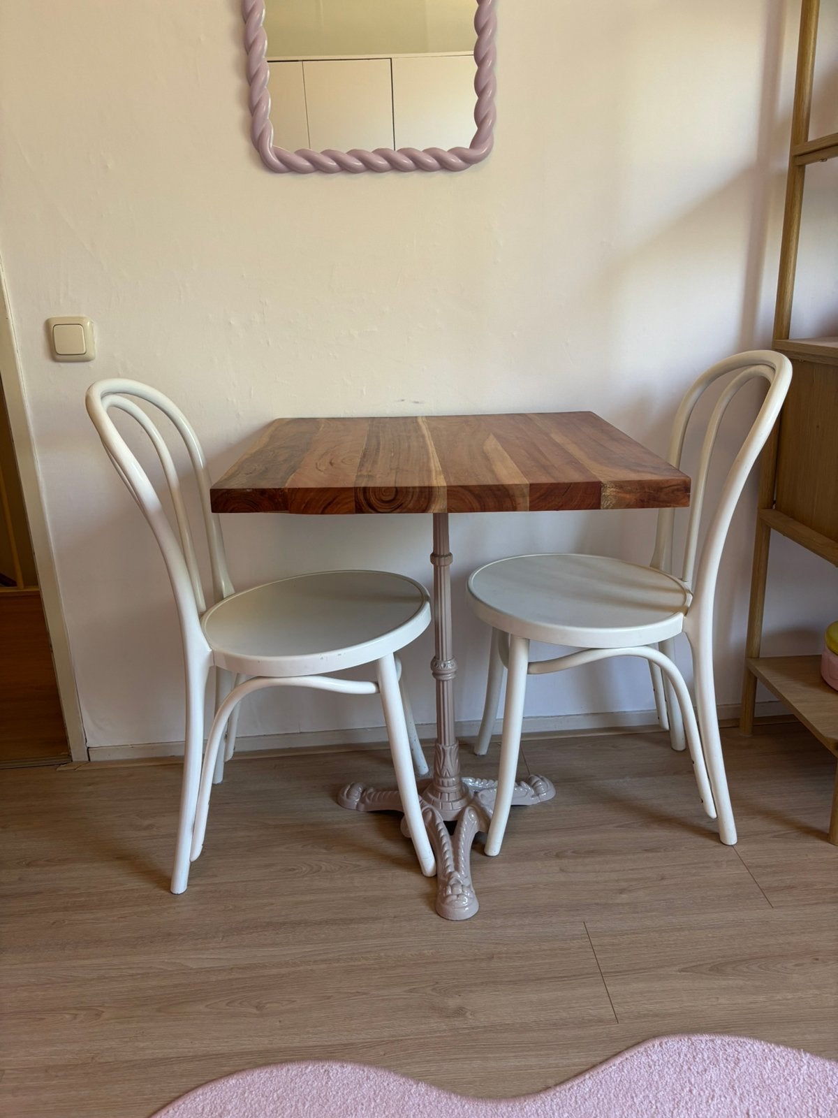 Sklum tafel + 2 stoelen, Ophalen