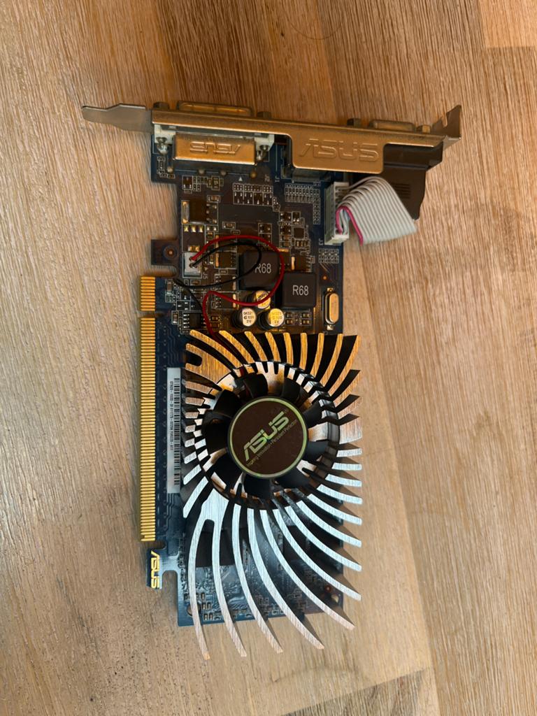 Nvidia Asus GT620 1GB videokaart, Computers en Software, Videokaarten, PCI-Express 2.0, GDDR3, DVI, Ophalen