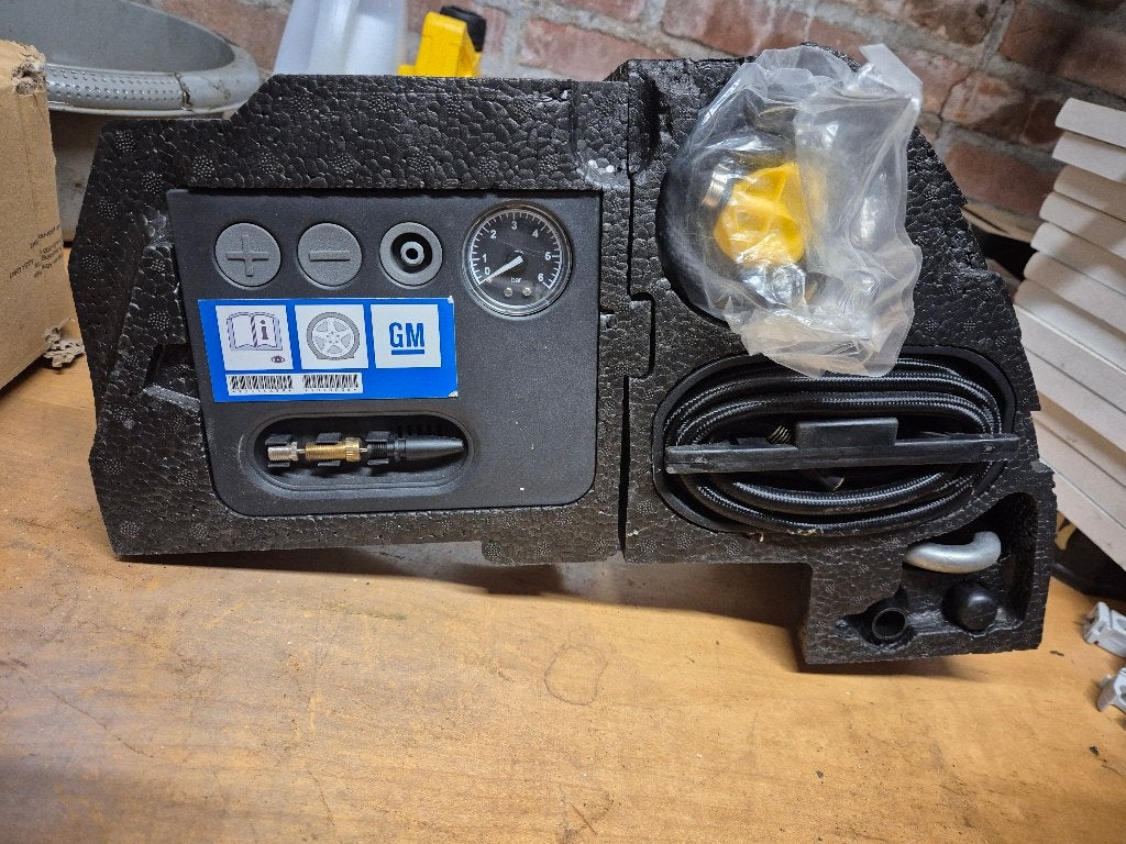 autobanden compressor set, Ophalen, Zo goed als nieuw