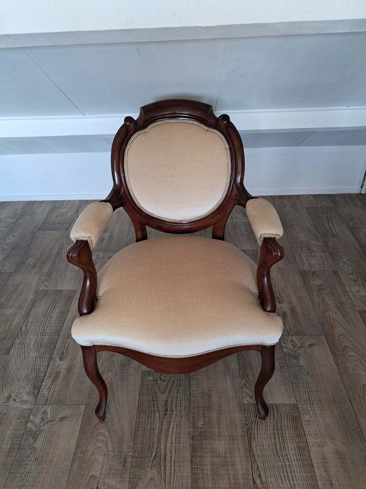 Antieke Franse Medaillon armfauteuil., Ophalen