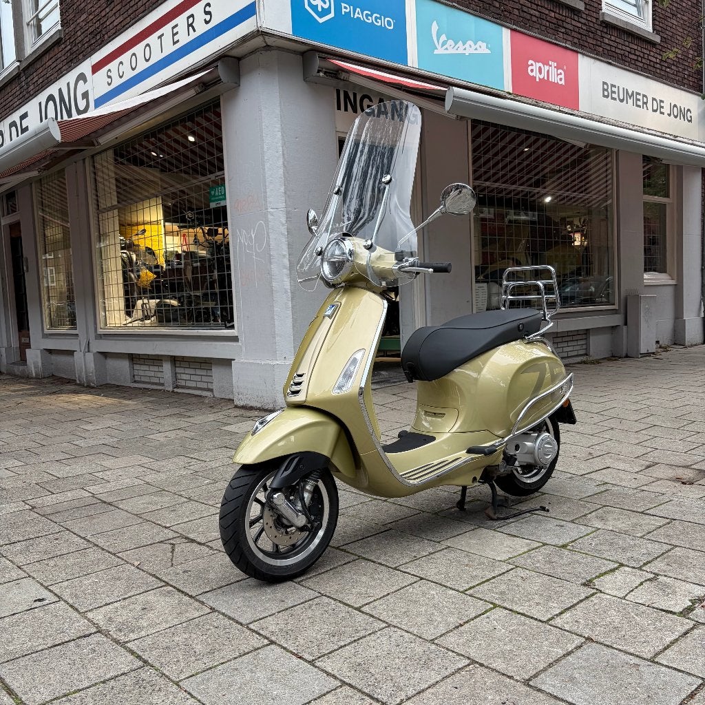 Vespa Primavera 75Th -  9181 km - 11/6/2021 – Vol Opties!, Fietsen en Brommers, Overige modellen, Ophalen of Verzenden, Zo goed als nieuw
