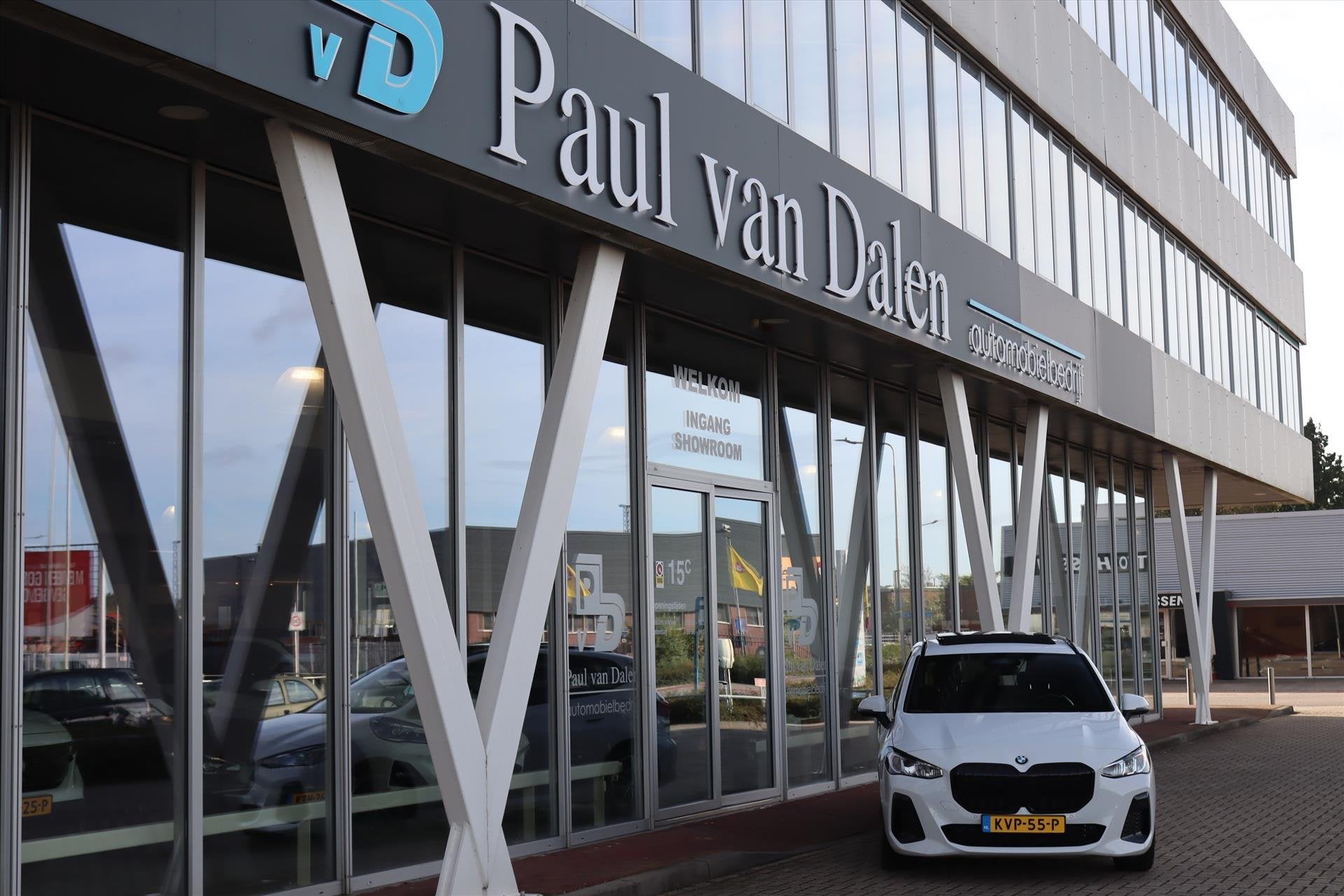 BMW 2-Serie Active Tourer (u06) 220i M-SPORT SHADOW LINE Pan, Dealer onderhouden, Gebruikt, 156 pk, Wit