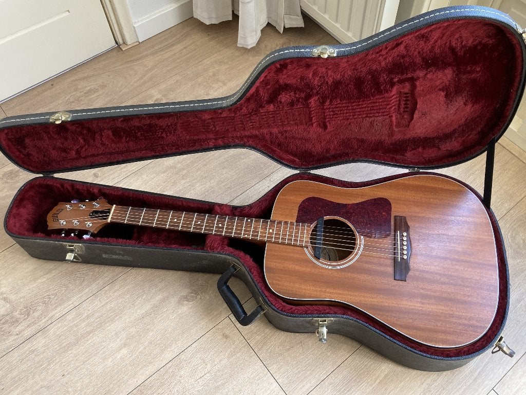 Foto 3 van Guild D4 All Mahogany HR True American akoestische gitaar