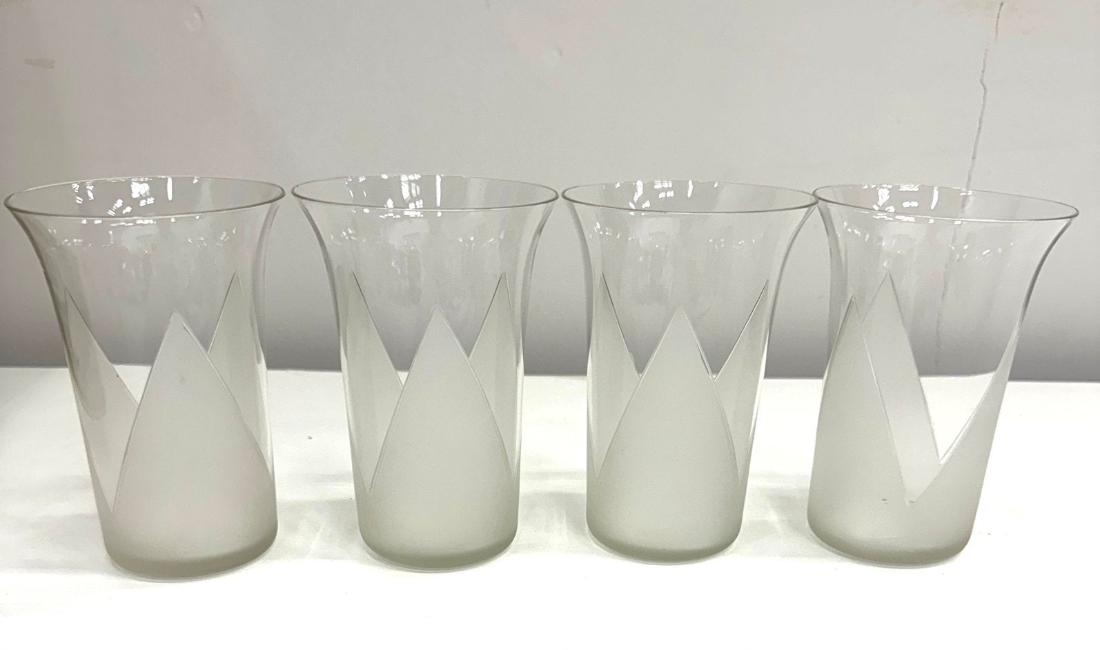 Vintage tulp waterglazen (set 4)Frosted matglas jaren 80, Ophalen of Verzenden, Zo goed als nieuw, Waterglas