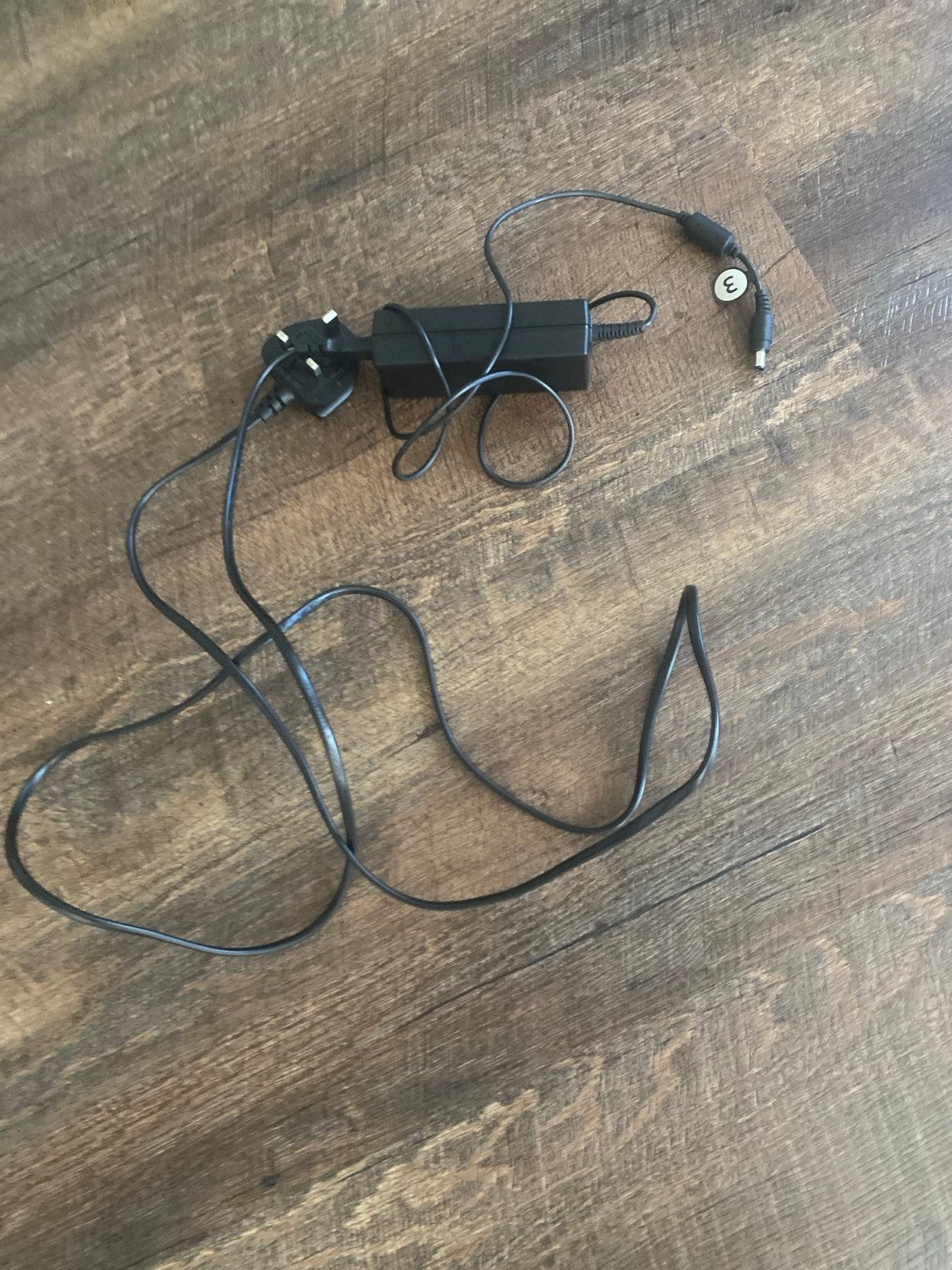 Adapter met UK-stekker en ronde aansluiting, Ophalen, Gebruikt
