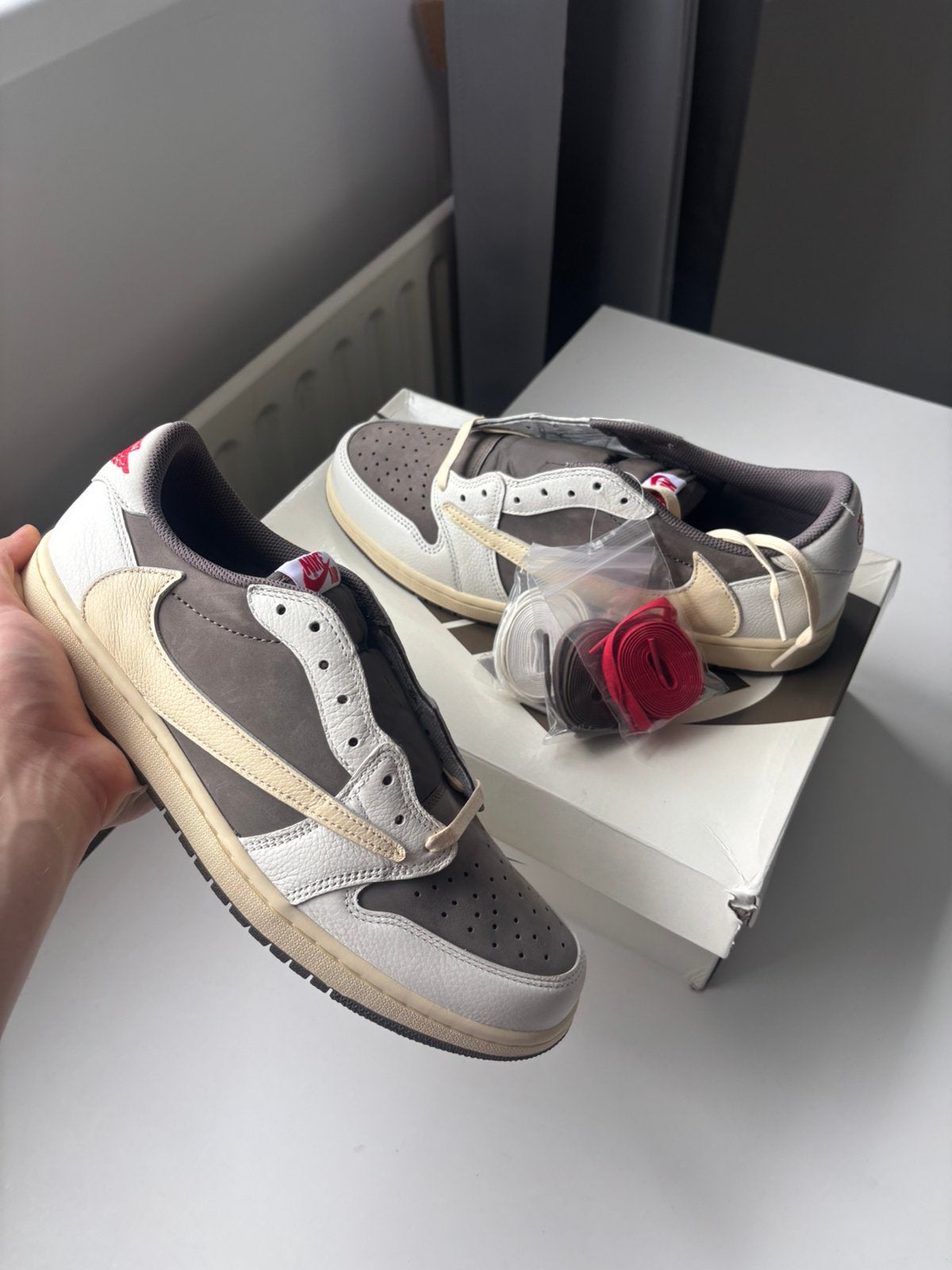 Nike Air Jordan 1 low x Travis Scott Reverse Mocha, Ophalen of Verzenden, Zo goed als nieuw, Bruin