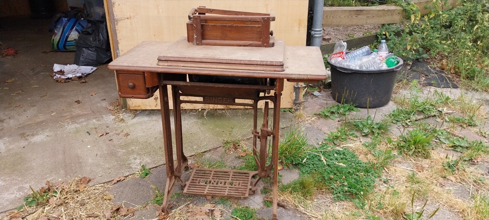 Antieke Singer Naaimachine met onderstel - opknapper, Antiek en Kunst, Ophalen