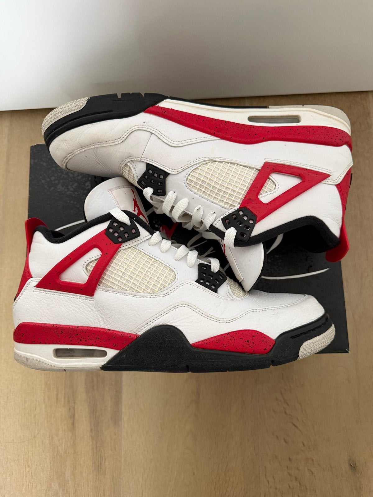 Nike Air Jordan 4 Retro Fire Red Sneakers Maat 45, Kleding | Heren, Verzenden, Wit, Sneakers of Gympen, Gedragen