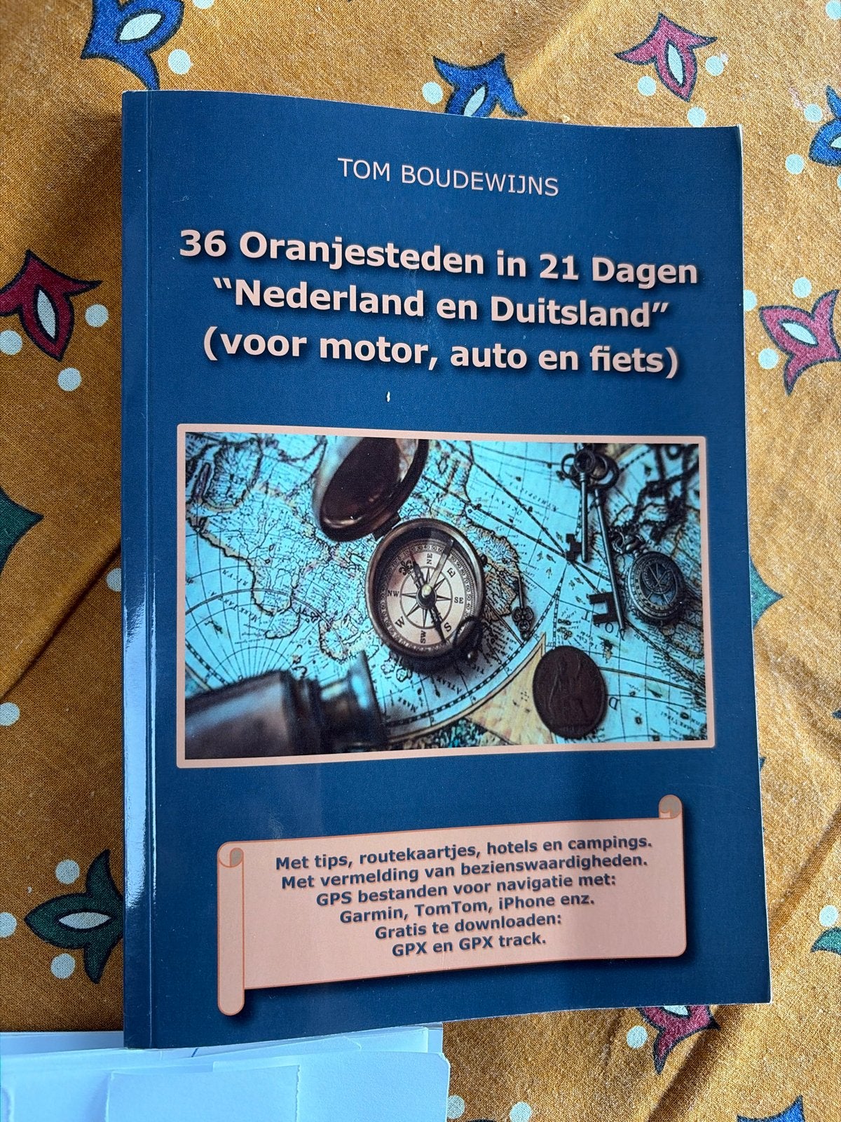 36 Oranjesteden in 21 Dagen - Nederland en Duitsland, Ophalen of Verzenden, Gelezen, Europa, Reisgids of -boek