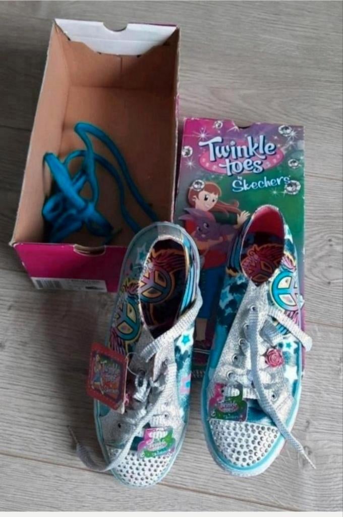 Twinkle toes by sketches maat 37
Nieuw in de doos, Kinderen en Baby's, Kinderkleding | Schoenen en Sokken, Nieuw, Jongen of Meisje