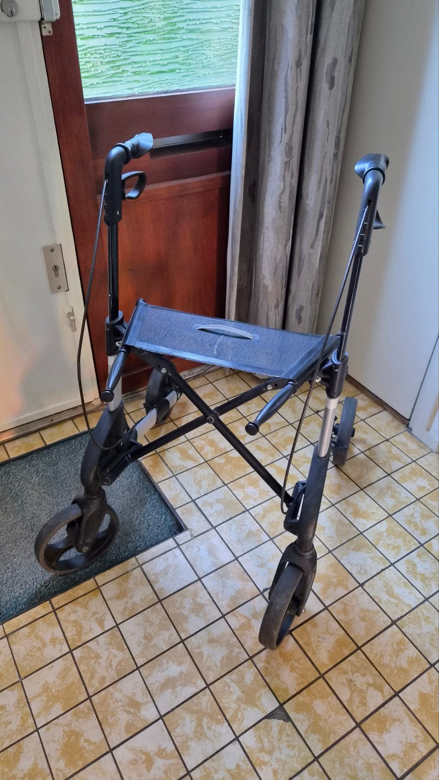 Rollator Topro, Ophalen