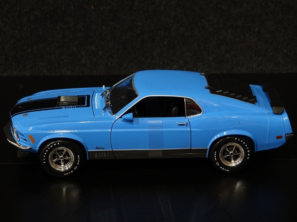 Maisto 1:18 1970 Ford Mustang Mach 1 blauw, Hobby en Vrije tijd, Maisto, Auto, Onbekend, Nieuw