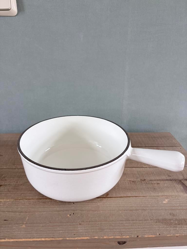 Le Creuset Fonduepan Tradition (22 cm), Ophalen of Verzenden, Zo goed als nieuw, Gietijzer