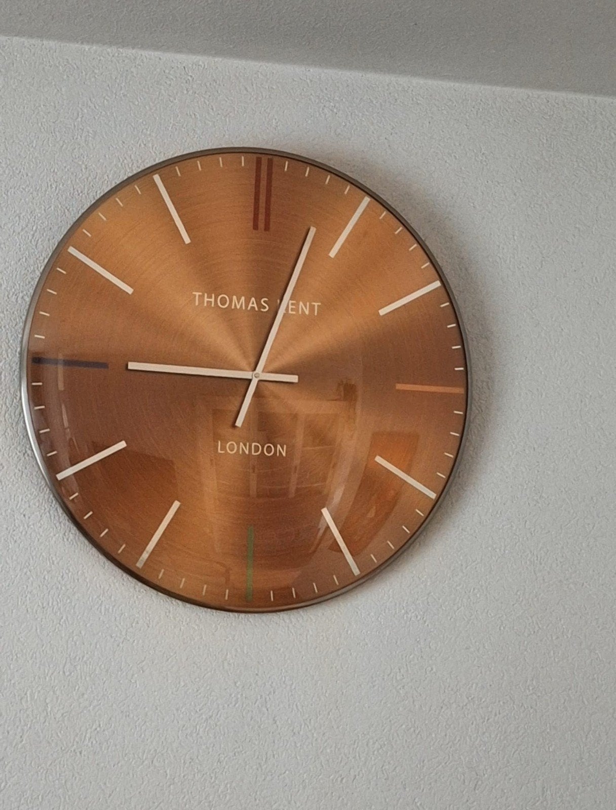 Thomas Kent Designklok - 65cm - Zo goed als nieuw, Ophalen, Wandklok, Bruin, Analoog