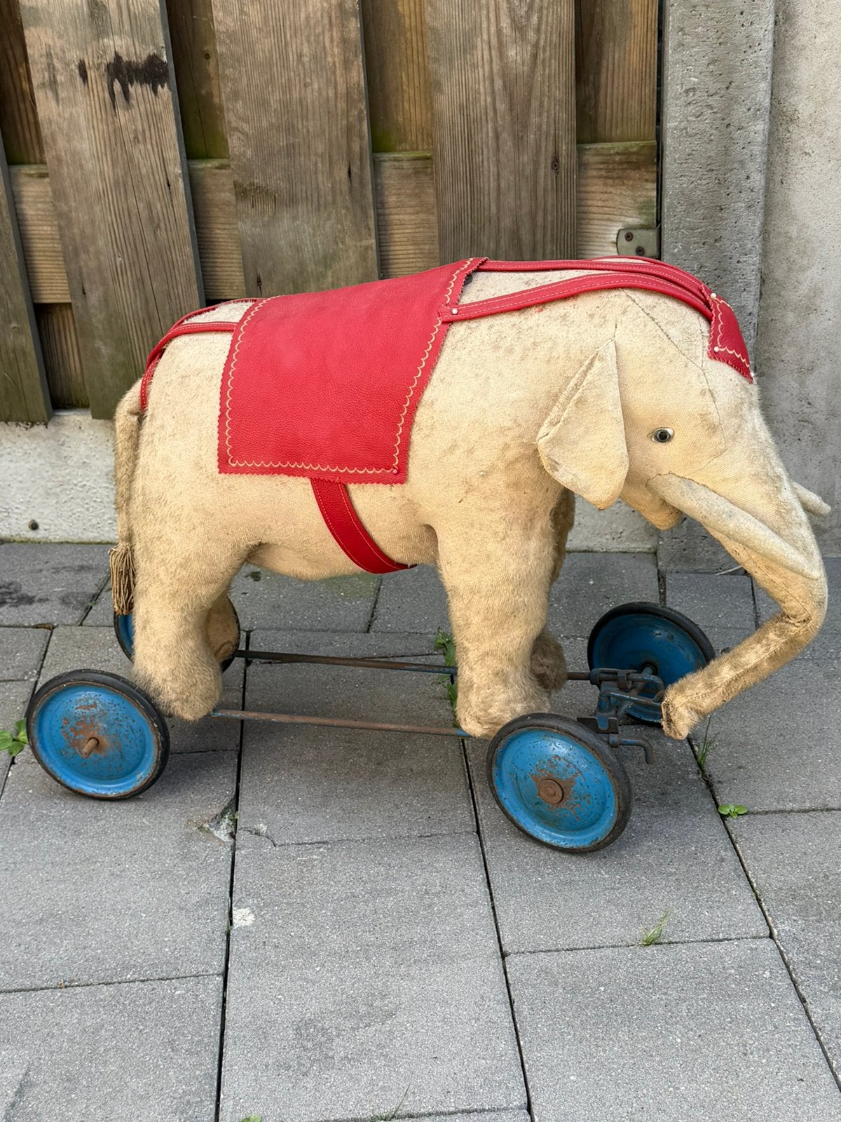 Antieke Olifant op wielen 1920. - Museum stuk., Ophalen of Verzenden