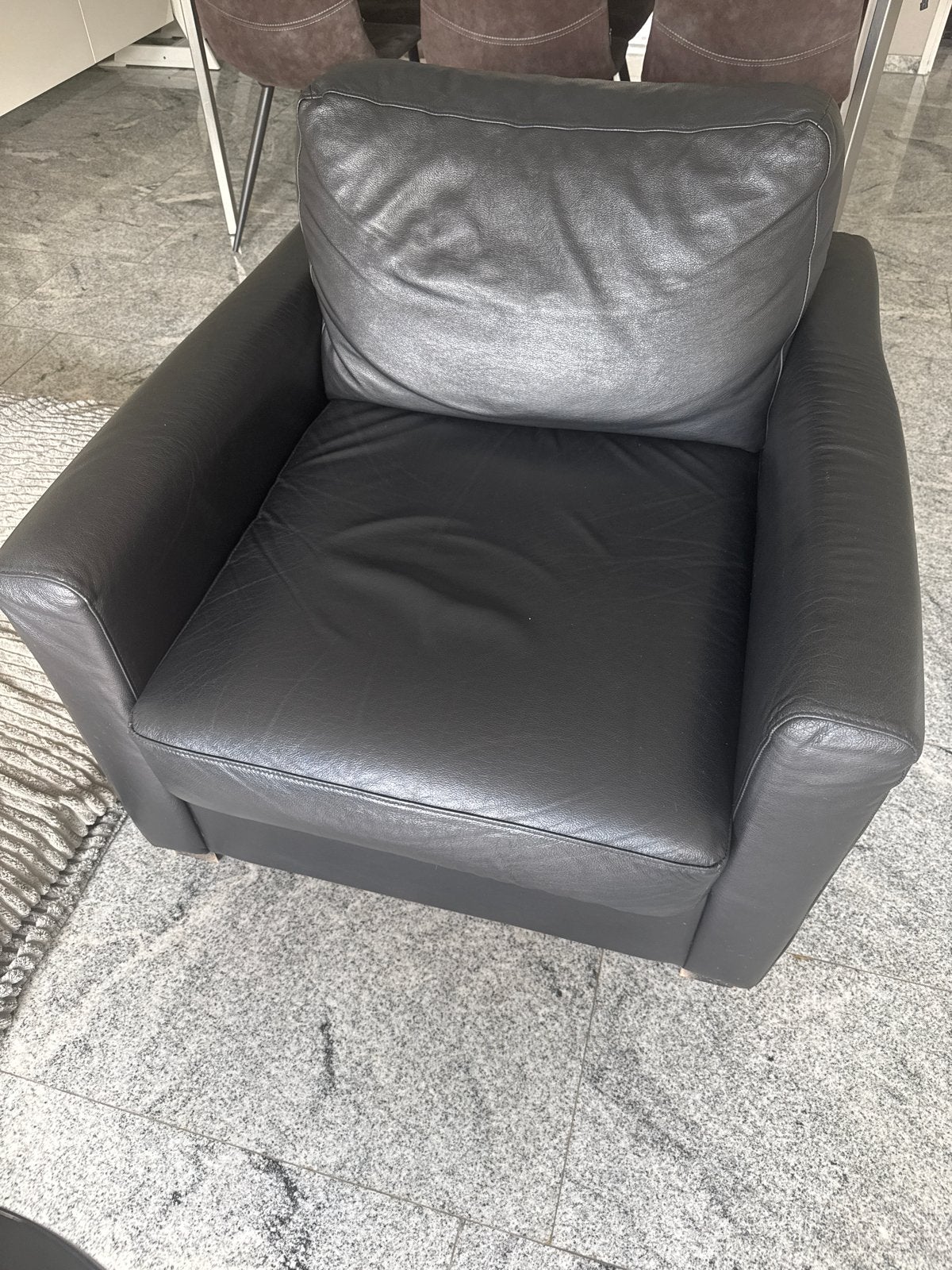 Comfortabele zwarte leren fauteuil, Ophalen, Zo goed als nieuw, Leer, 75 tot 100 cm