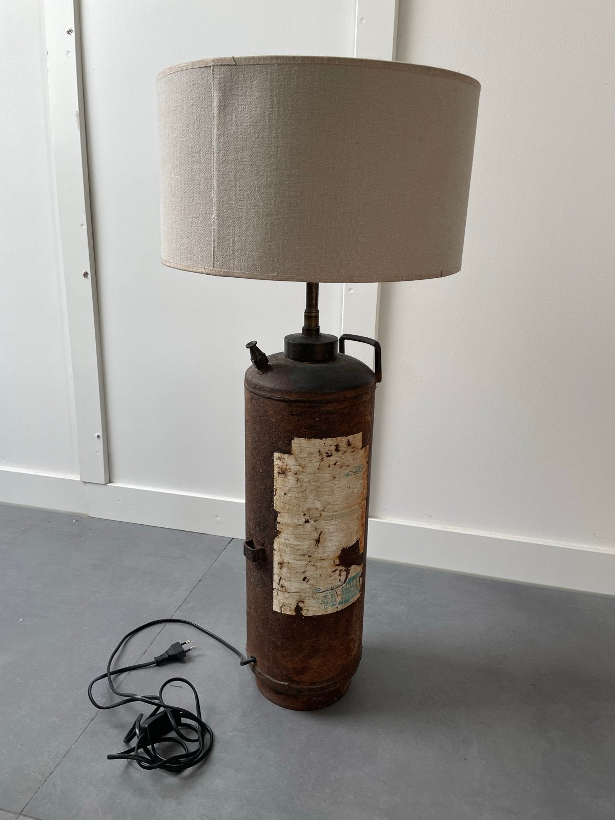 Unieke roestige brandblusser lamp - Industriële stijl, Overige merken, Gebruikt, Industrieel, E27 (groot)