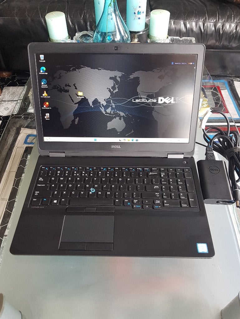 Dell Latitude E5570 Core i5 8 GB | 256 GB SSD/AMD RADEON2GB, Computers en Software, 256 GB, Met videokaart, 2 tot 3 Ghz, 8 GB