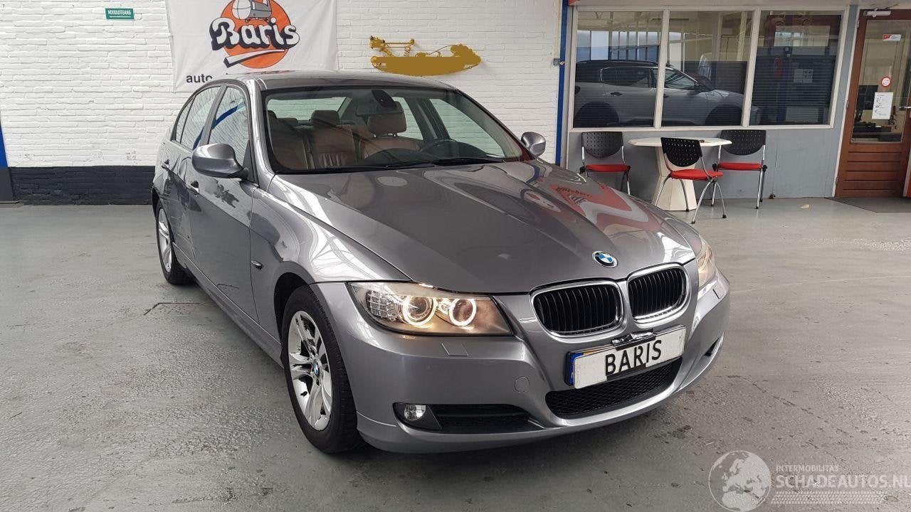 BMW 3 Serie 318i 16V SEDAN 4DRS BENZ 1.995CC 105KW 143PK, Auto diversen, Schadeauto's, Petuelring 130 ,80809, München, Deutschland