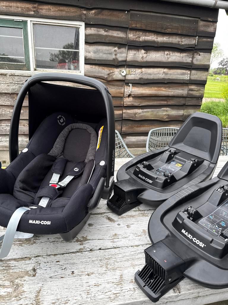 Maxi-Cosi Rock 2021 met 2 Isofix adapters - Gebruikt, Ophalen, Gebruikt, Isofix, 0 t/m 13 kg