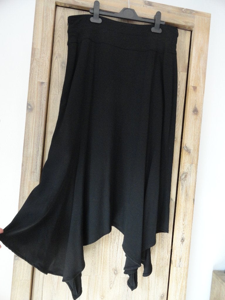 ESCADA designer asymmetrische punten rok maat 44 = 40 42, Kleding | Dames, Maat 38/40 (M), Verzenden, Zwart, Zo goed als nieuw