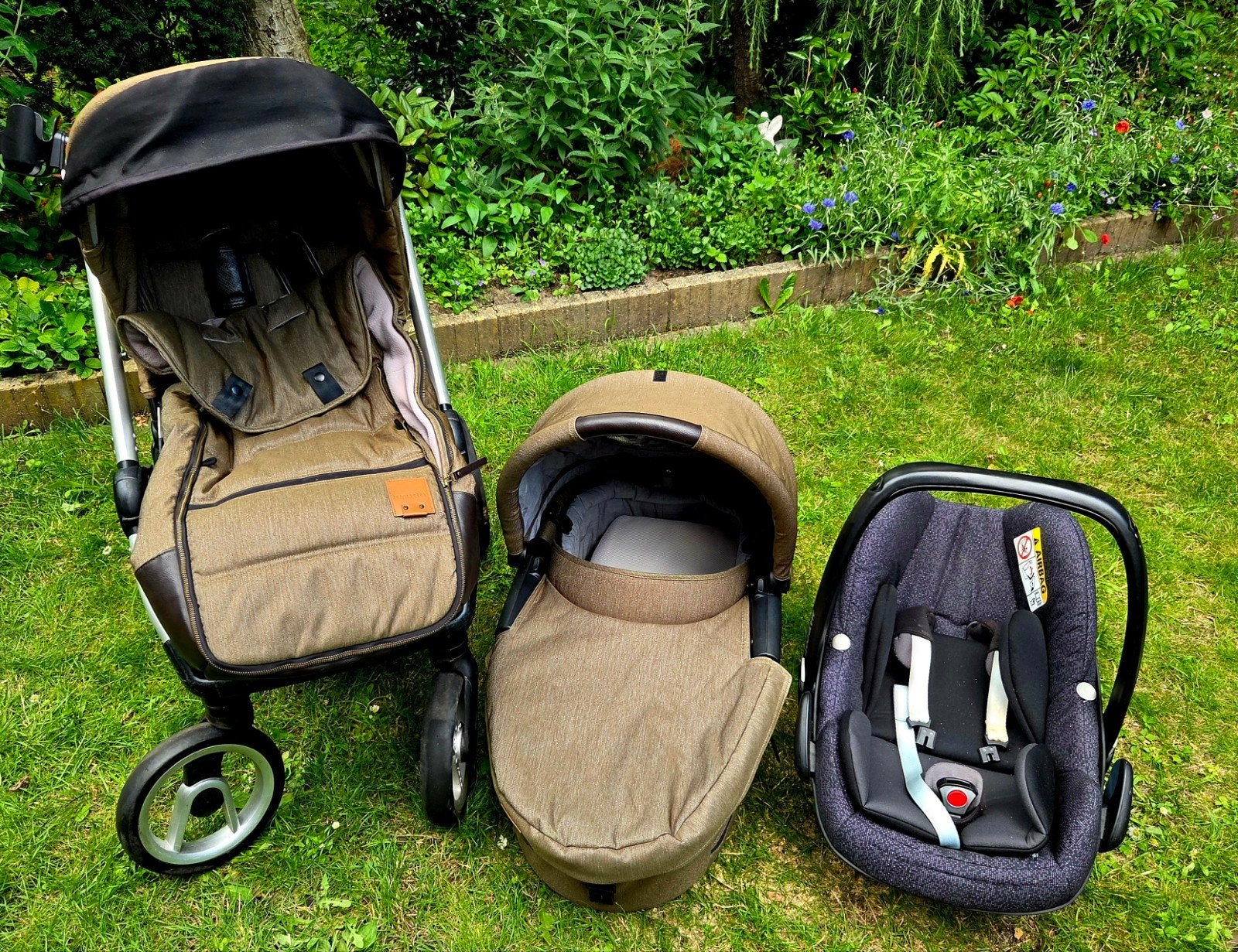Mutsy Evo 3-in-1 Kinderwagen met Maxi-Cosi, Kinderen en Baby's, Kinderwagens en Combinaties, Ophalen, Gebruikt, Combiwagen, Mutsy