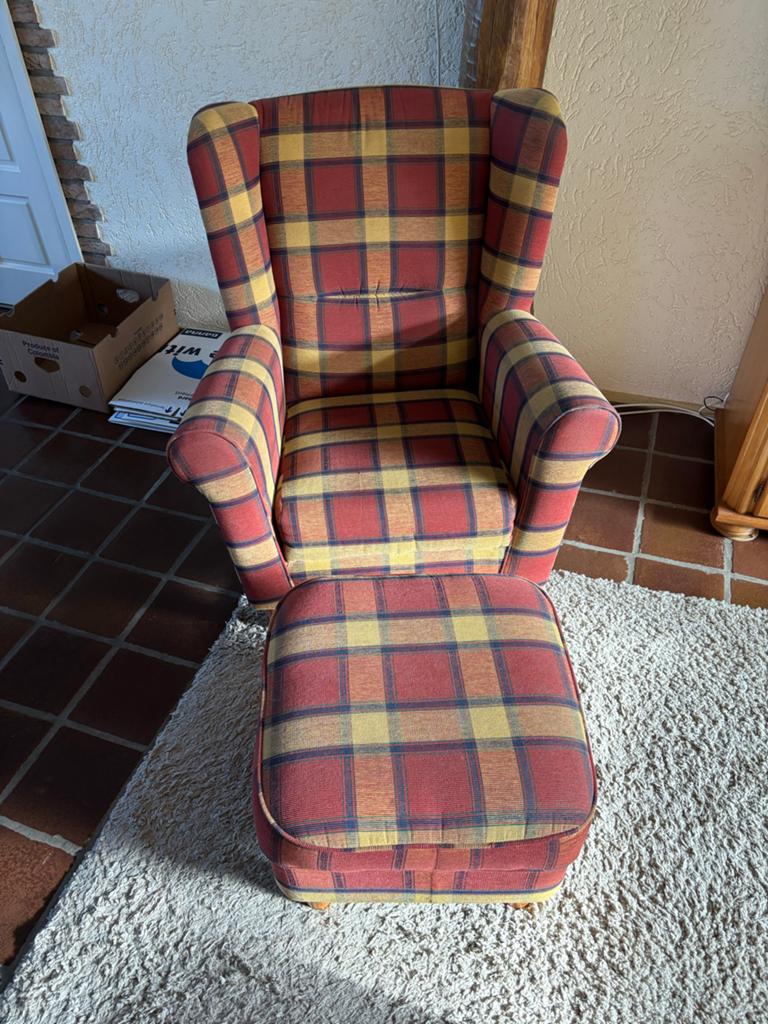 Geruite fauteuil met voetenbank - Rood/Geel, Huis en Inrichting, Fauteuils, Ophalen, Gebruikt, Stof, 75 tot 100 cm