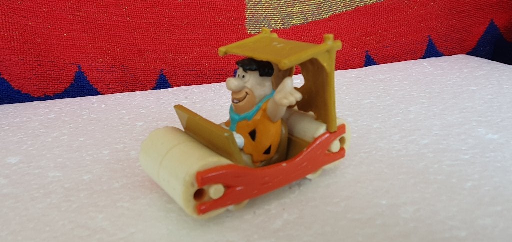 Fred Flintstones in stone age car 1991, Ophalen of Verzenden, Overige figuren, Gebruikt, Overige typen