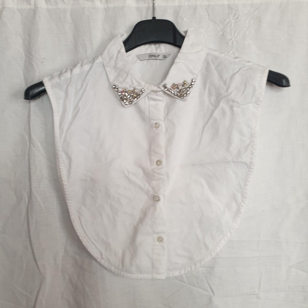 Witte kraag met strass., ., Wit, Ophalen of Verzenden, Zo goed als nieuw