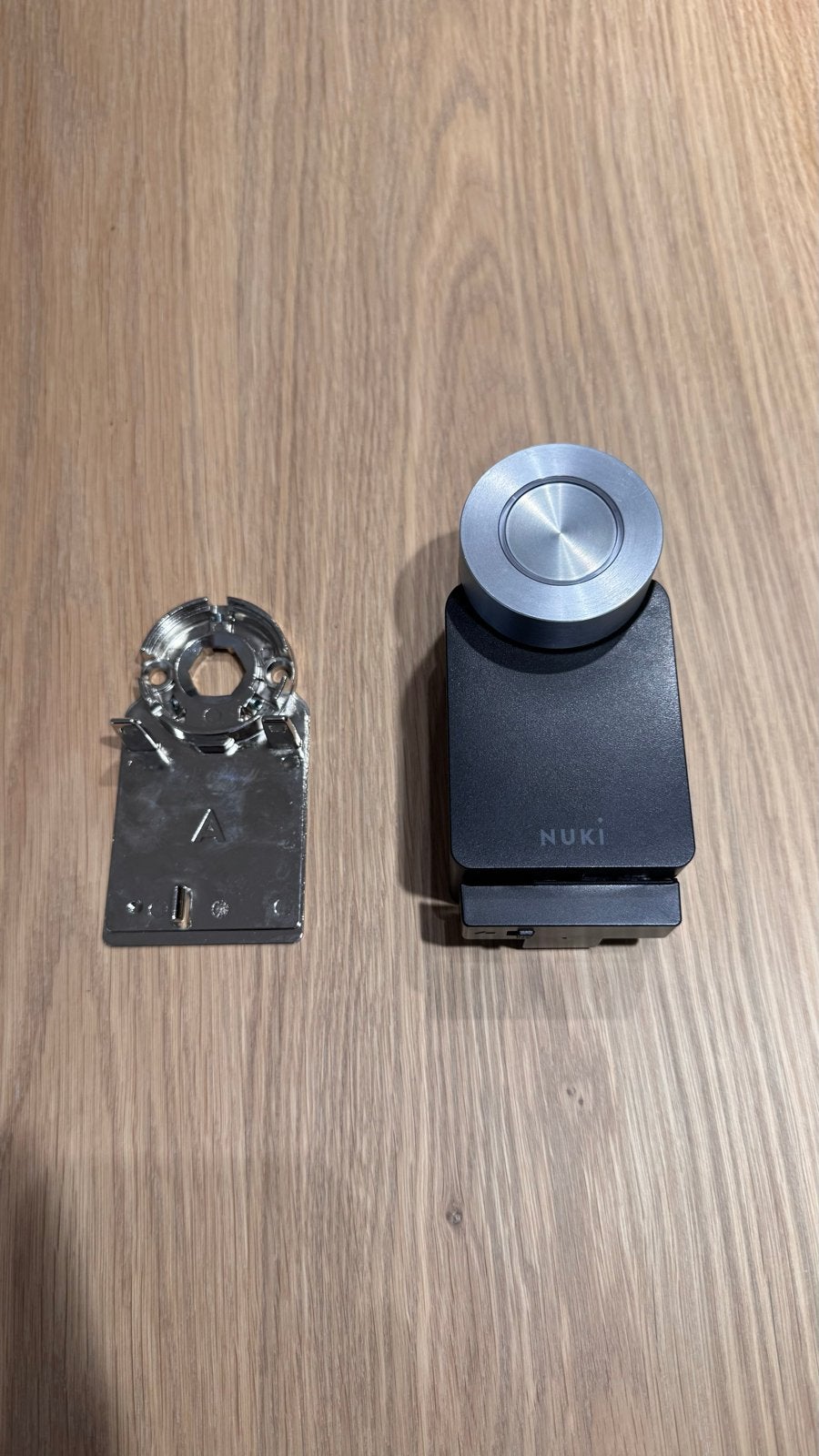 Nuki Smart Lock 3.0 Pro (met bridge) met Power Pack, Ophalen of Verzenden, Zo goed als nieuw, Overige materialen, Slot