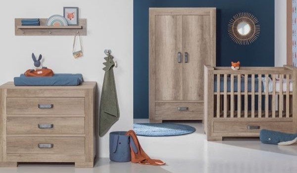 Kidsmill Brent Oldwood ledikant, commode, kast en kapstok, Ophalen, Zo goed als nieuw