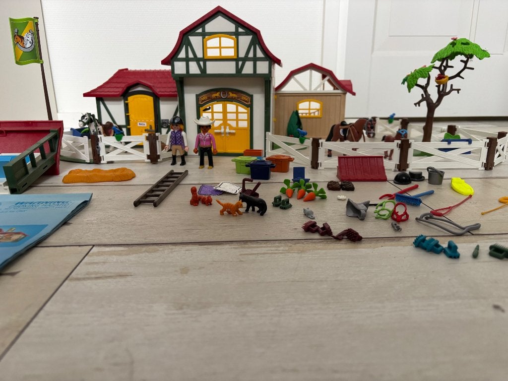 Playmobil paarden manege, Kinderen en Baby's, Ophalen of Verzenden, Gebruikt, Complete set, Gebouw